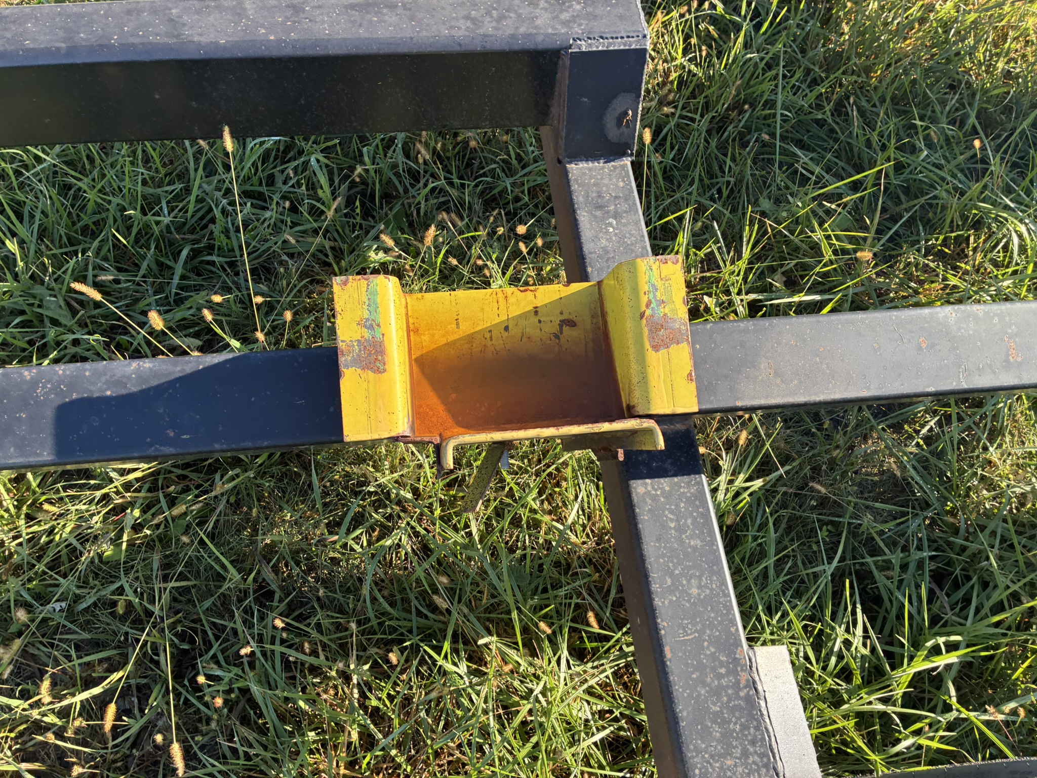 2015 B&B 40' Solid tandem axel Image 1