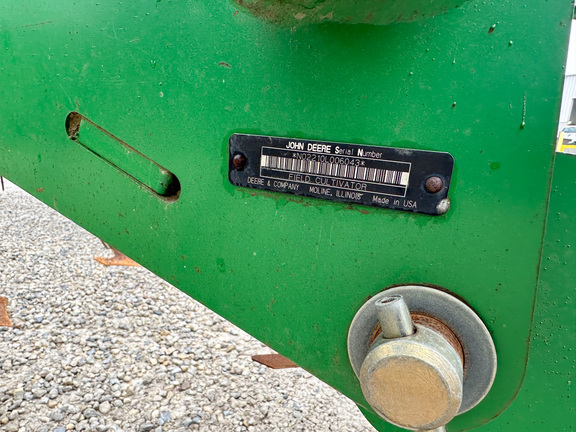 2008 John-Deere 2210