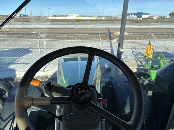 Used 2018 John Deere 8320R Row Crop Tractors at Horizon Ag & Turf in Lloydminster, AB - Photo17