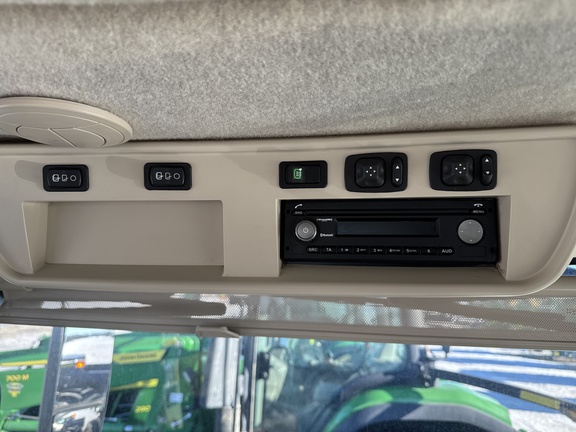 Used 2018 John Deere 8320R Row Crop Tractors at Horizon Ag & Turf in Lloydminster, AB - Photo13