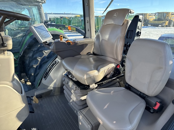 Used 2018 John Deere 8320R Row Crop Tractors at Horizon Ag & Turf in Lloydminster, AB - Photo12