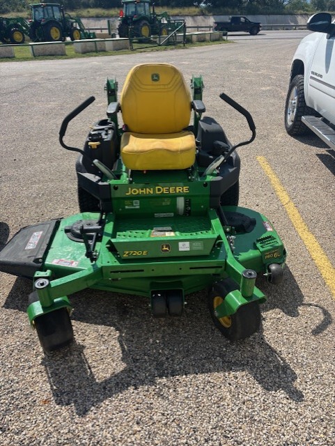 2023 John Deere Z720E Image 1