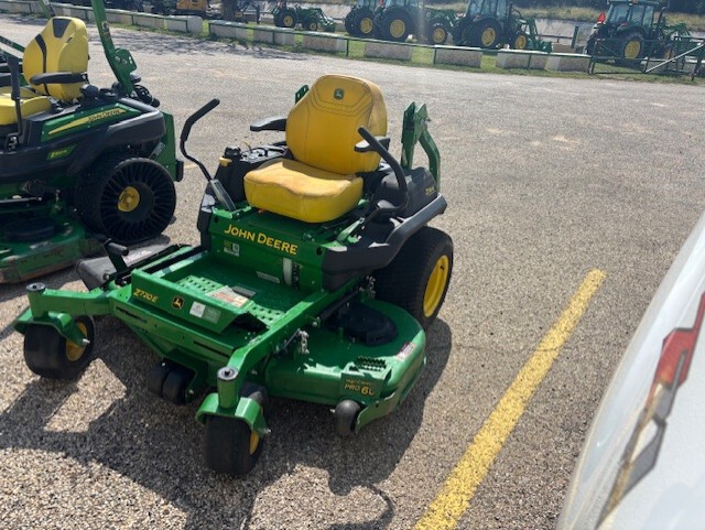 2023 John Deere Z720E Image 2