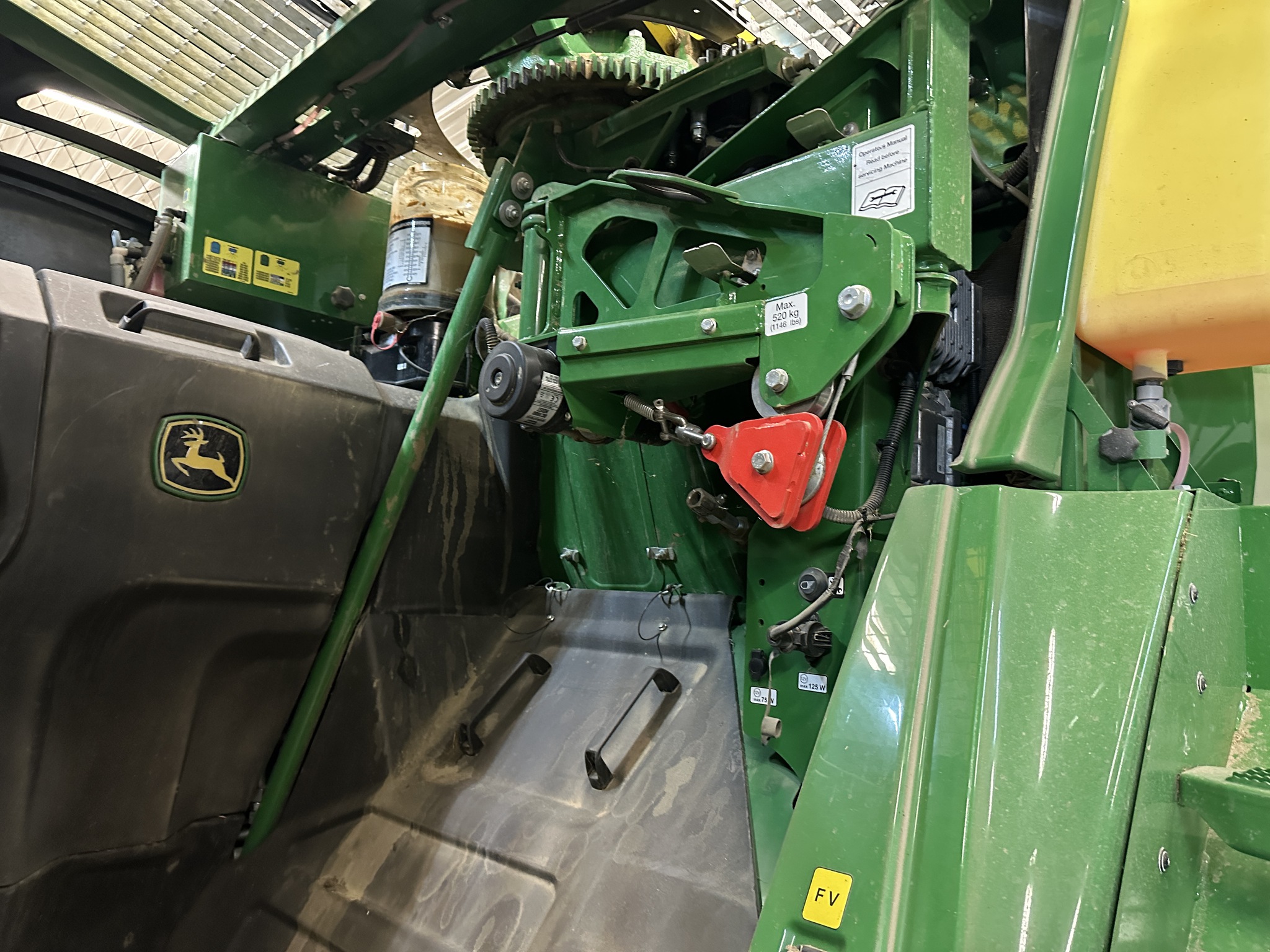 2022 John Deere 8400 Image 4