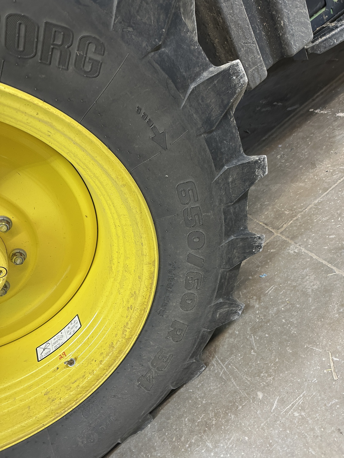 2022 John Deere 8400 Image 3