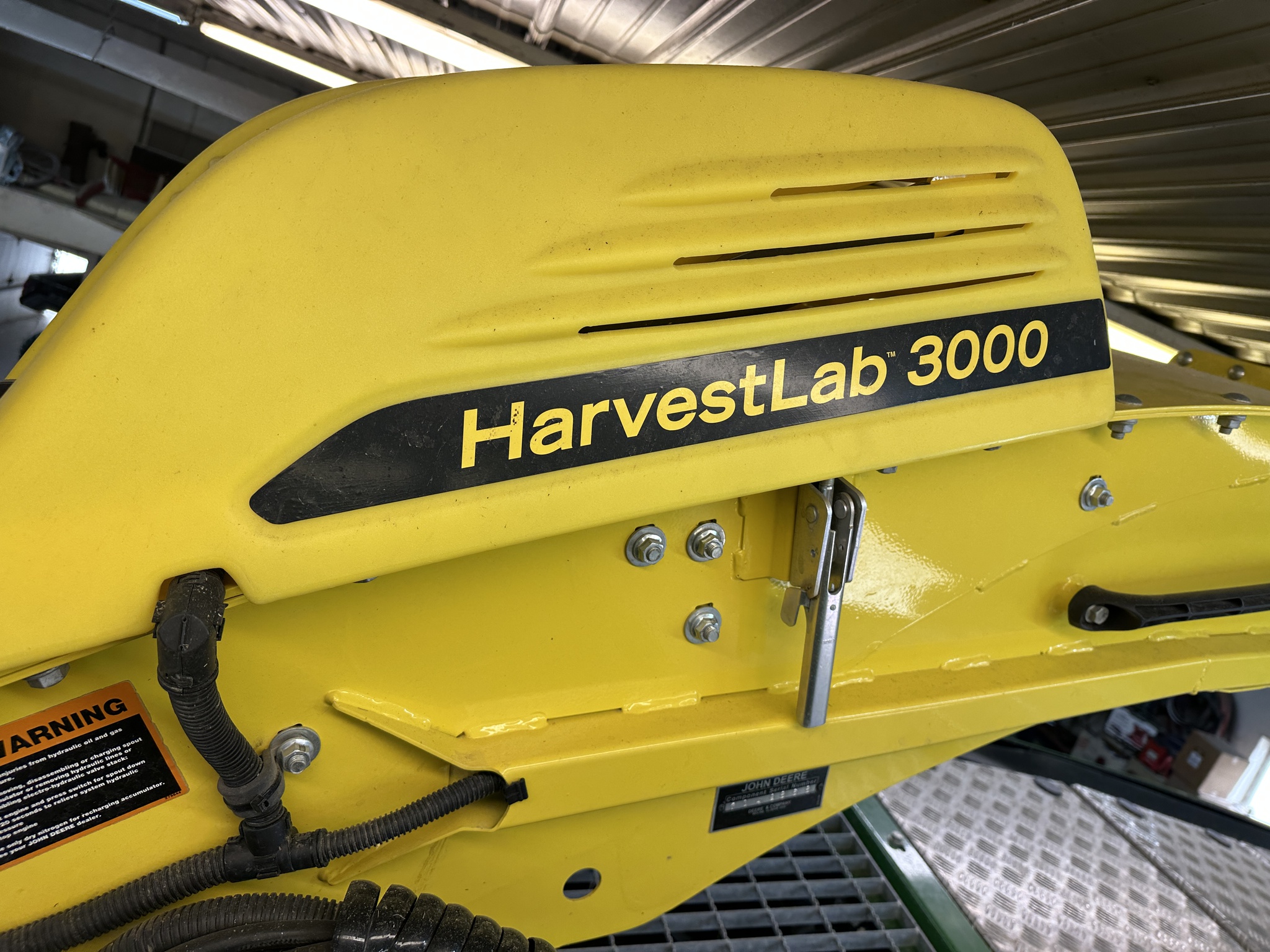 2022 John Deere 8400 Image 9