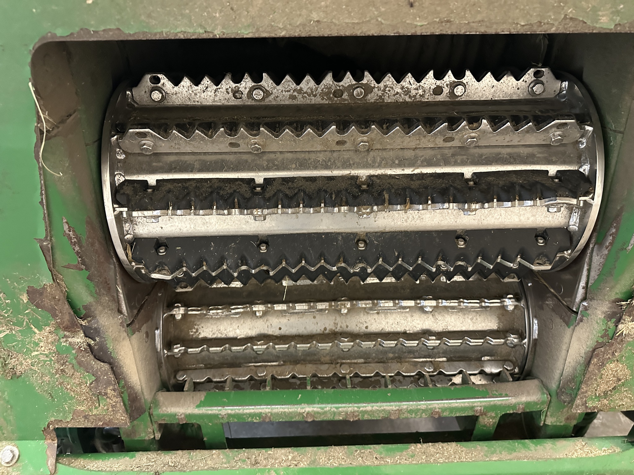 2022 John Deere 8400 Image 14