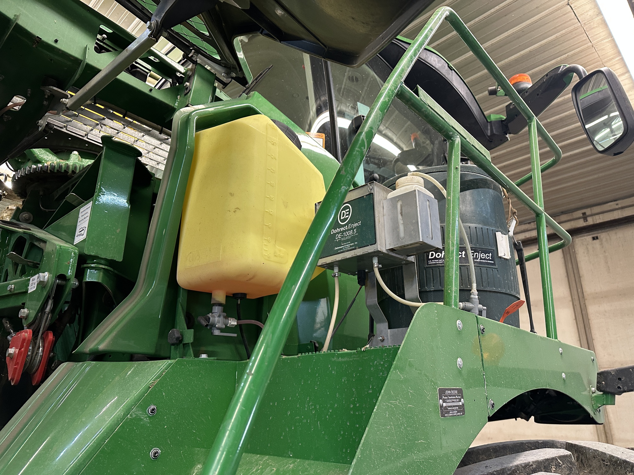 2022 John Deere 8400 Image 16