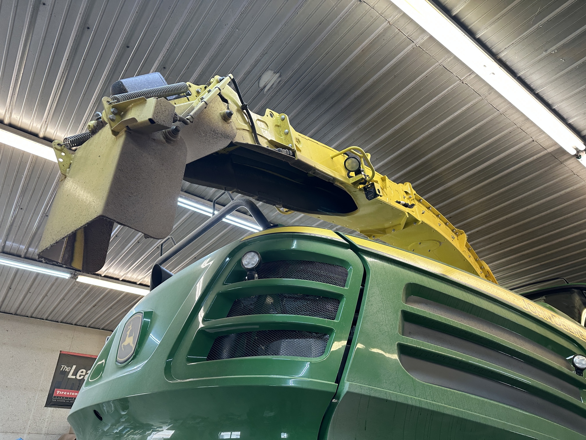2022 John Deere 8400 Image 19