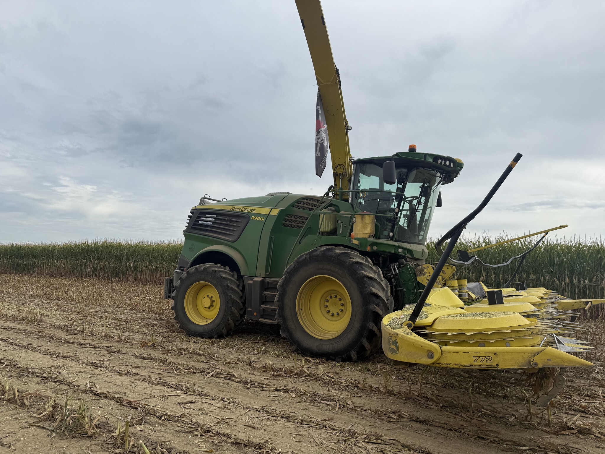 2022 John Deere 9900 Image 6