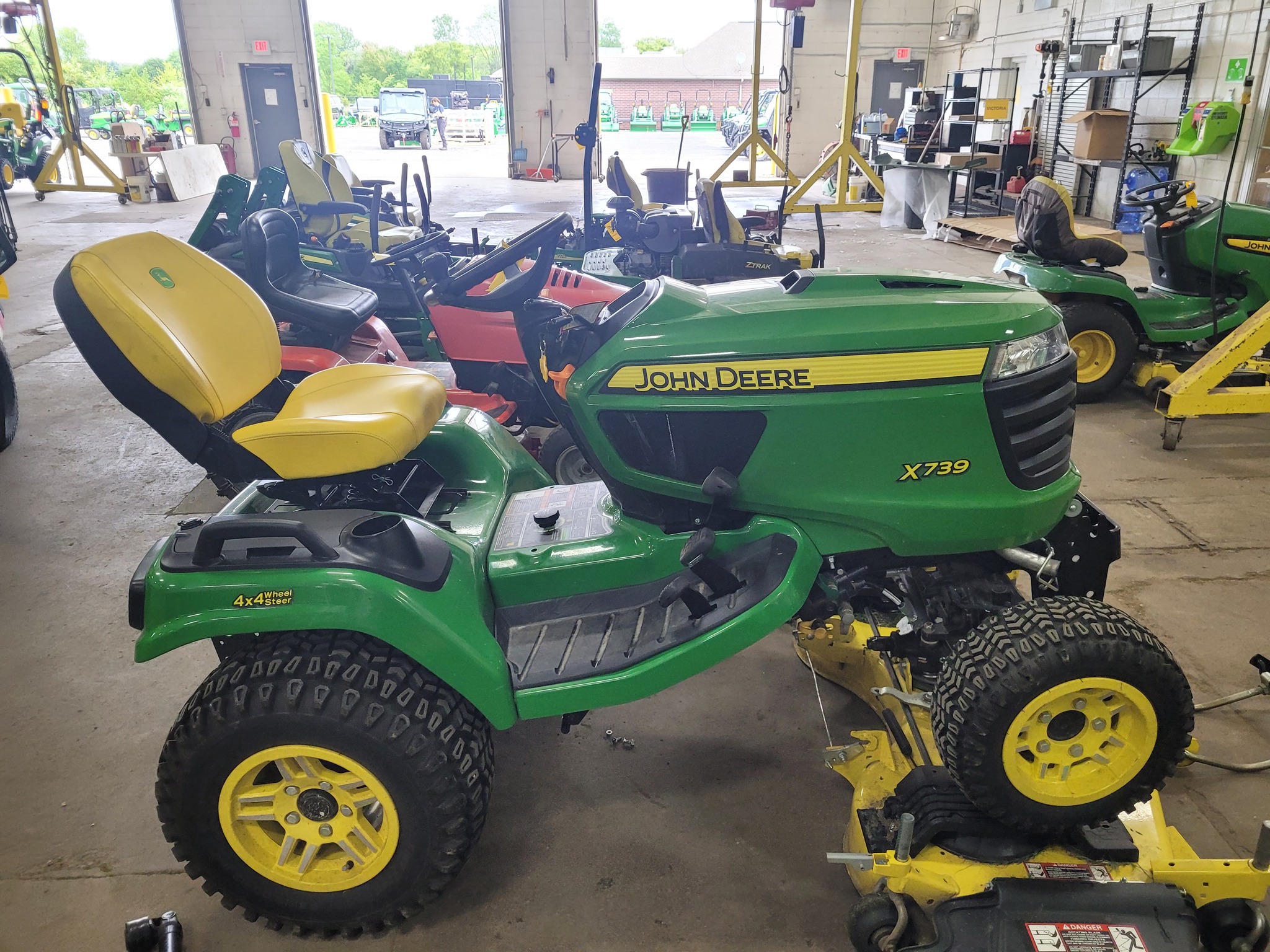 2021 John Deere X739