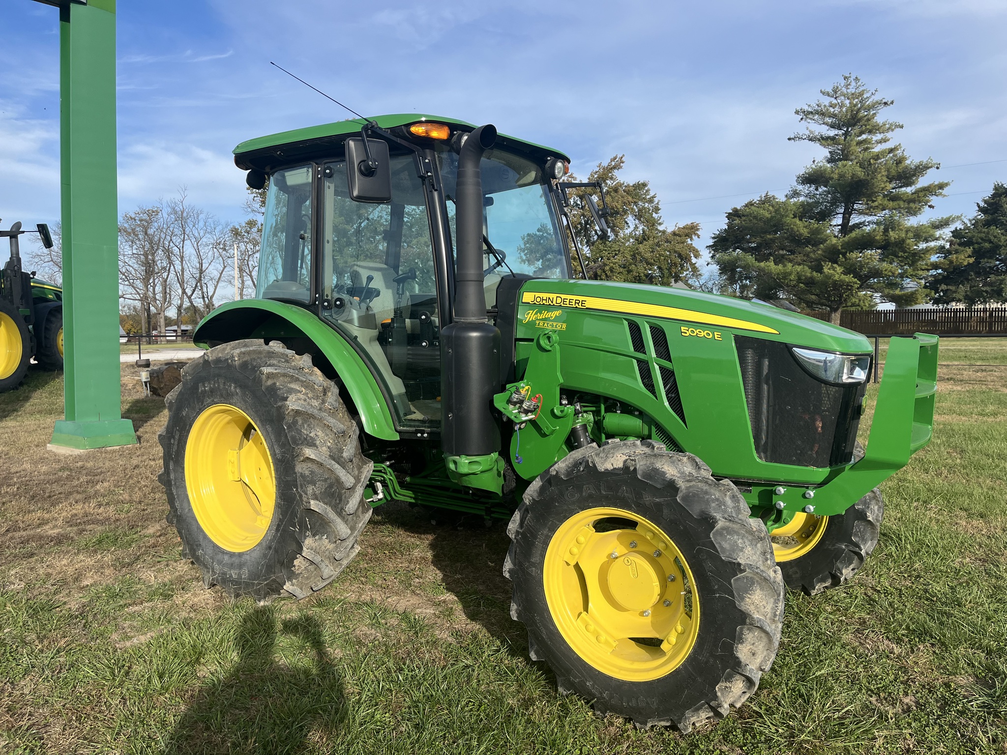  2022 John Deere 5090E at Heritage Tractor in Lockwood, MO
