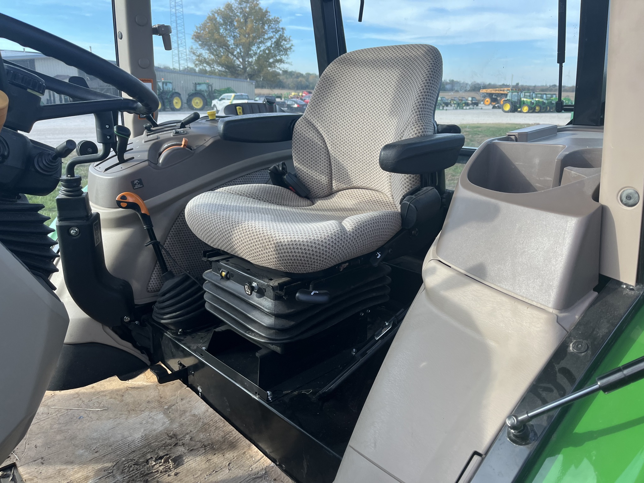  2022 John Deere 5090E at Heritage Tractor in Lockwood, MO