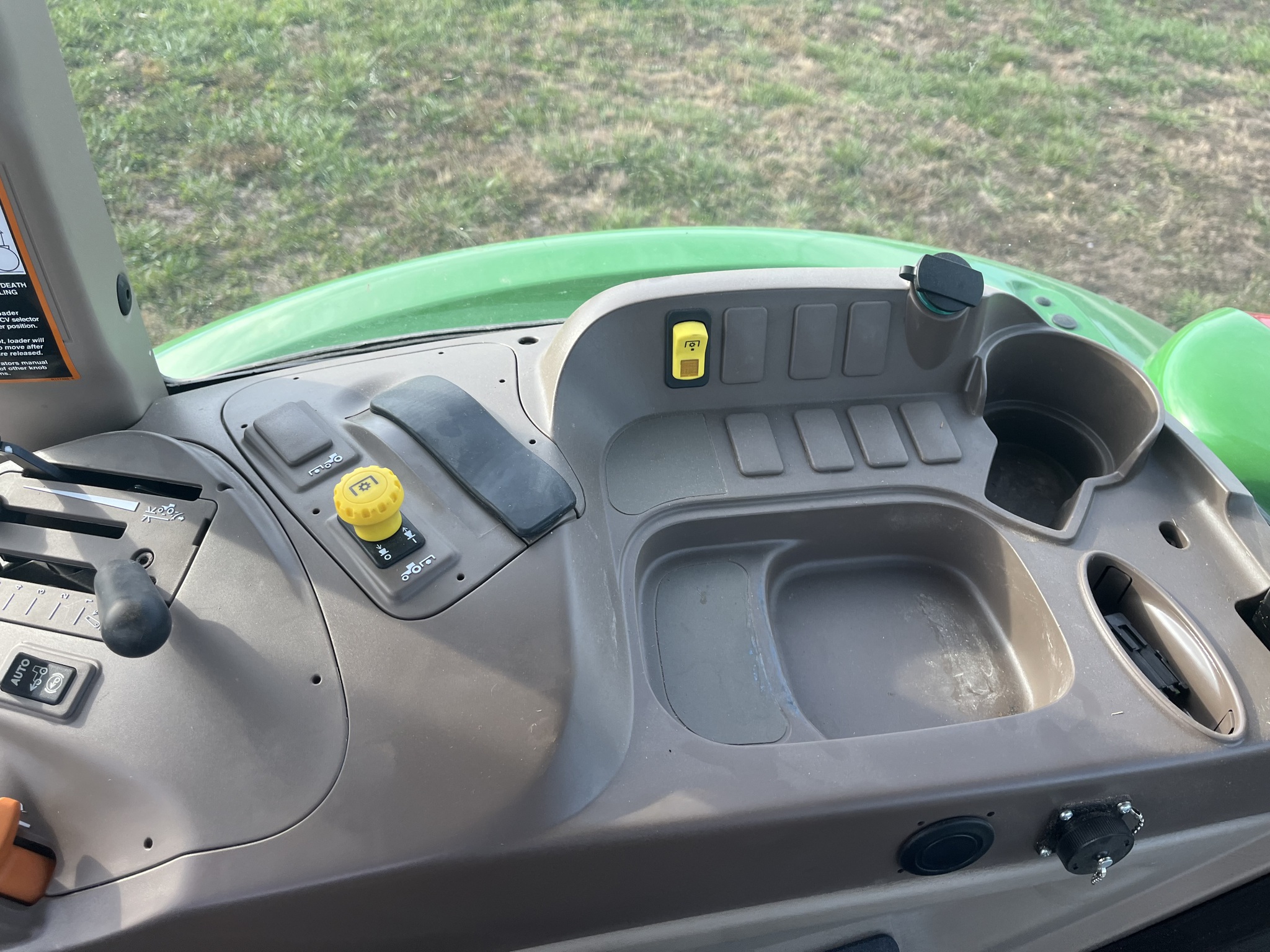  2022 John Deere 5090E at Heritage Tractor in Lockwood, MO