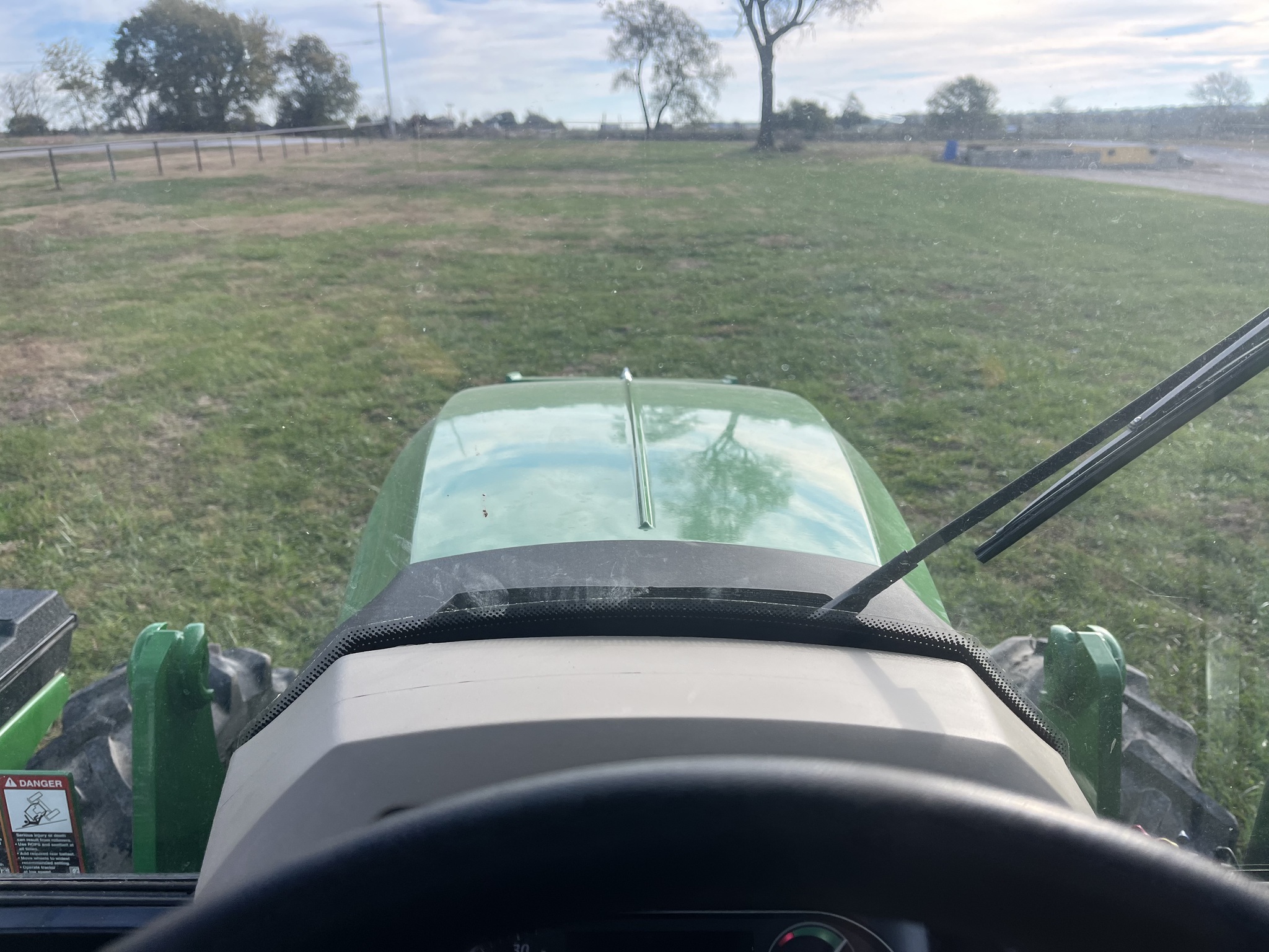  2022 John Deere 5090E at Heritage Tractor in Lockwood, MO