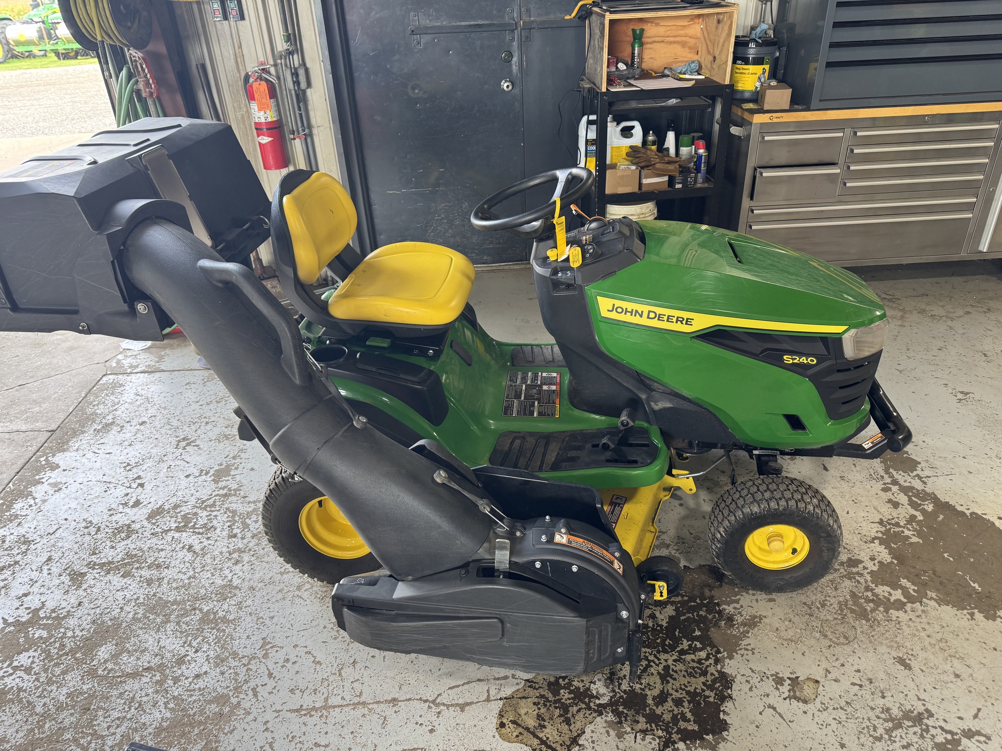 2022 John Deere S240 Image 6