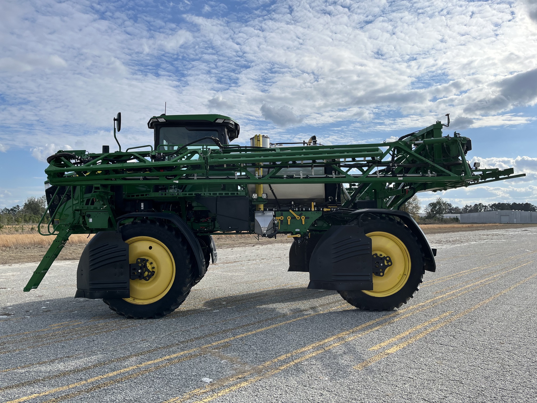 2025 John Deere 410R Image 7