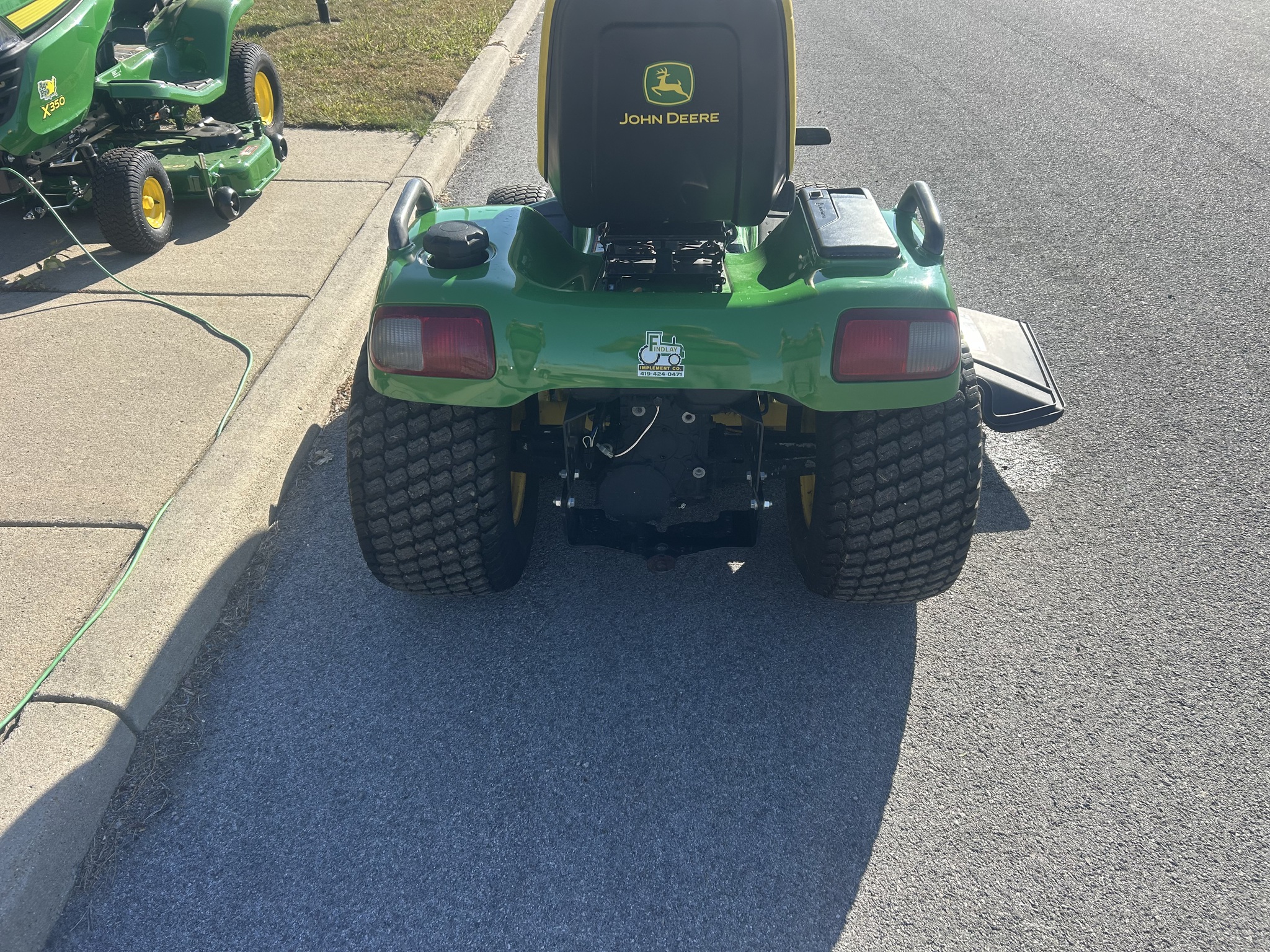2011 John Deere X720 Image 4
