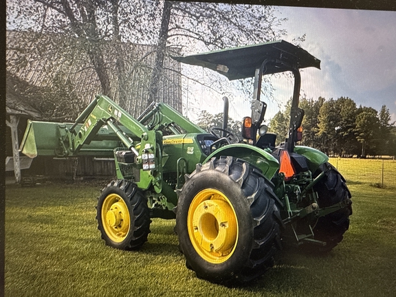 2017 John Deere 5065E Photo 4