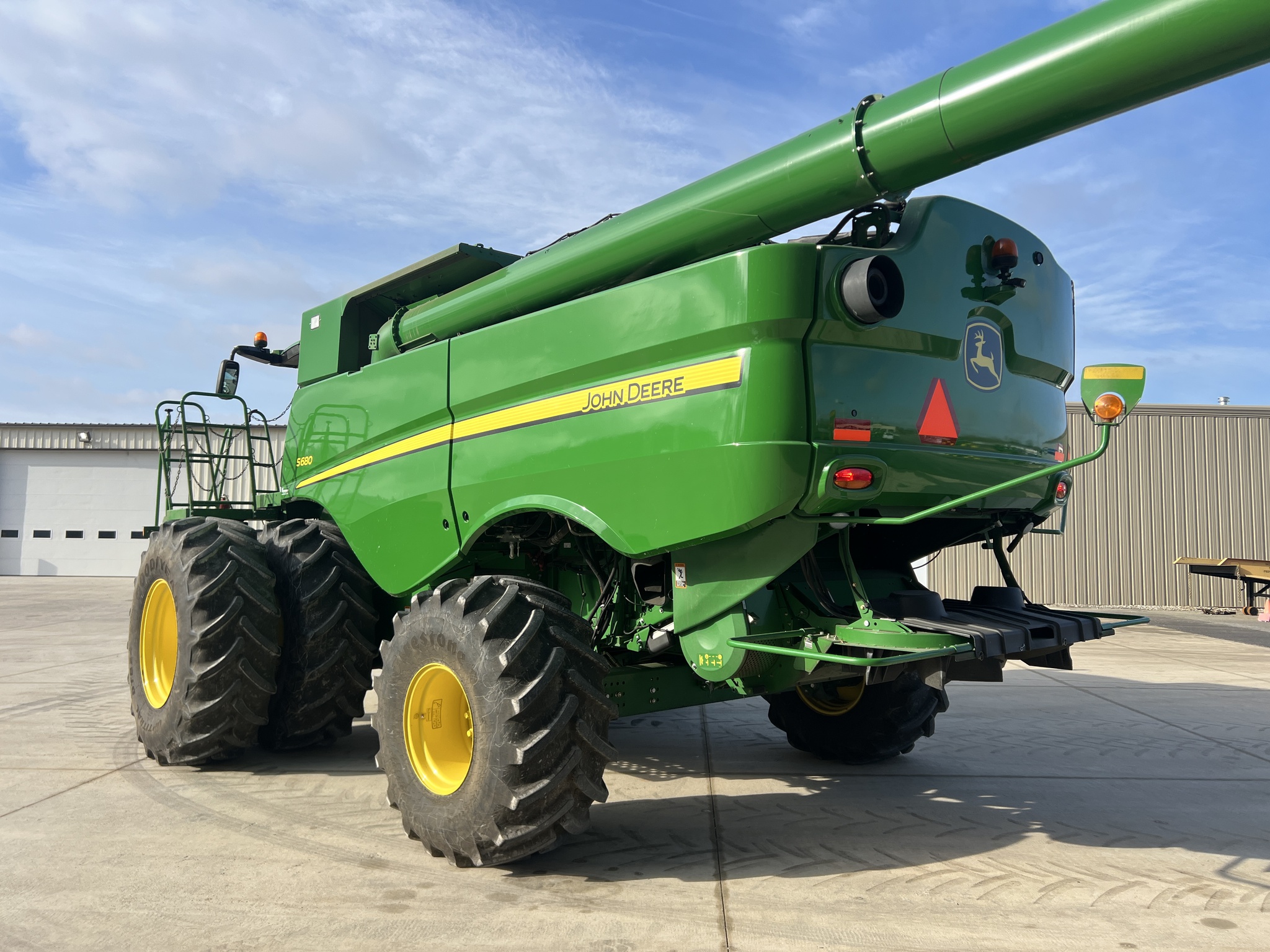 2014 John Deere S680 Image 5