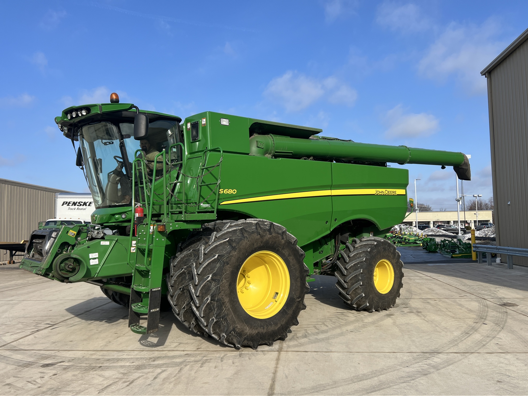 2014 John Deere S680 Image 7