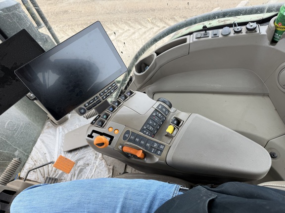 2025 John Deere 8R 410 - Photo32