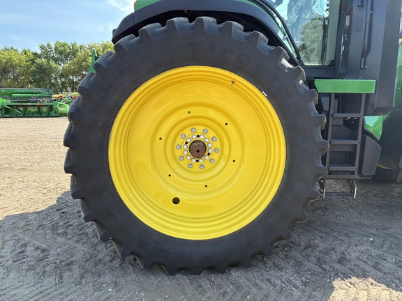2025 John Deere 8R 410 - Photo17