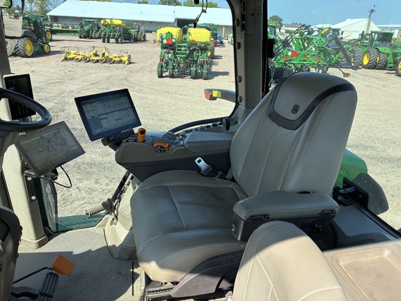 2025 John Deere 8R 410 - Photo37