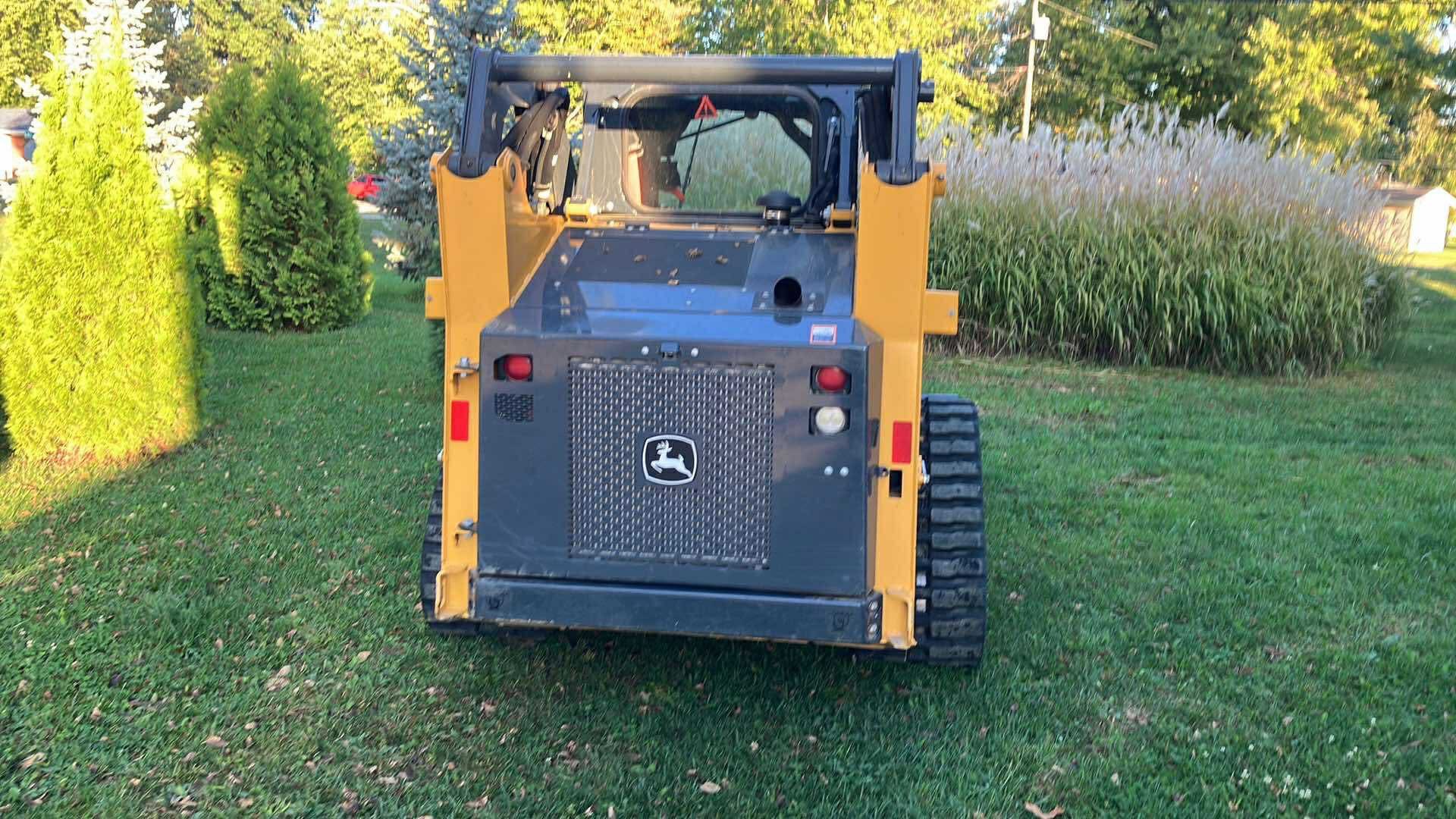 2021 John Deere 317G Image 6