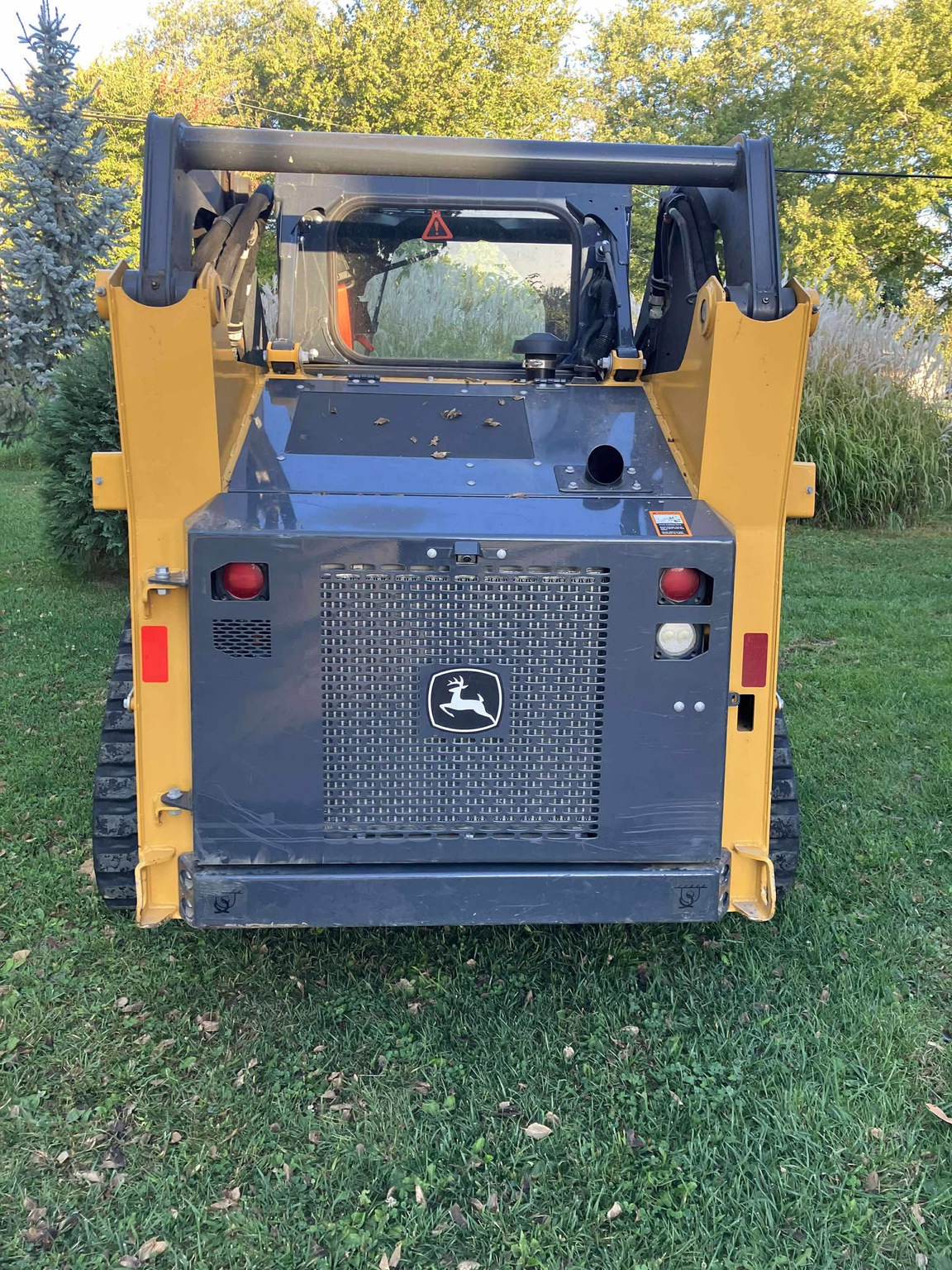 2021 John Deere 317G Image 9