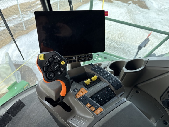Used 2025 John Deere X9 1000 Combines at Horizon Ag & Turf in Lloydminster, AB - Photo17