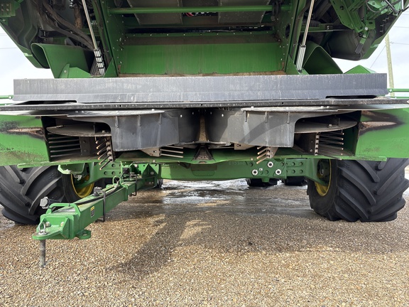 Used 2025 John Deere X9 1000 Combines at Horizon Ag & Turf in Lloydminster, AB - Photo9