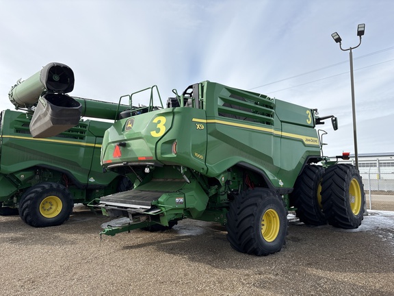 Used 2025 John Deere X9 1000 Combines at Horizon Ag & Turf in Lloydminster, AB - Photo5