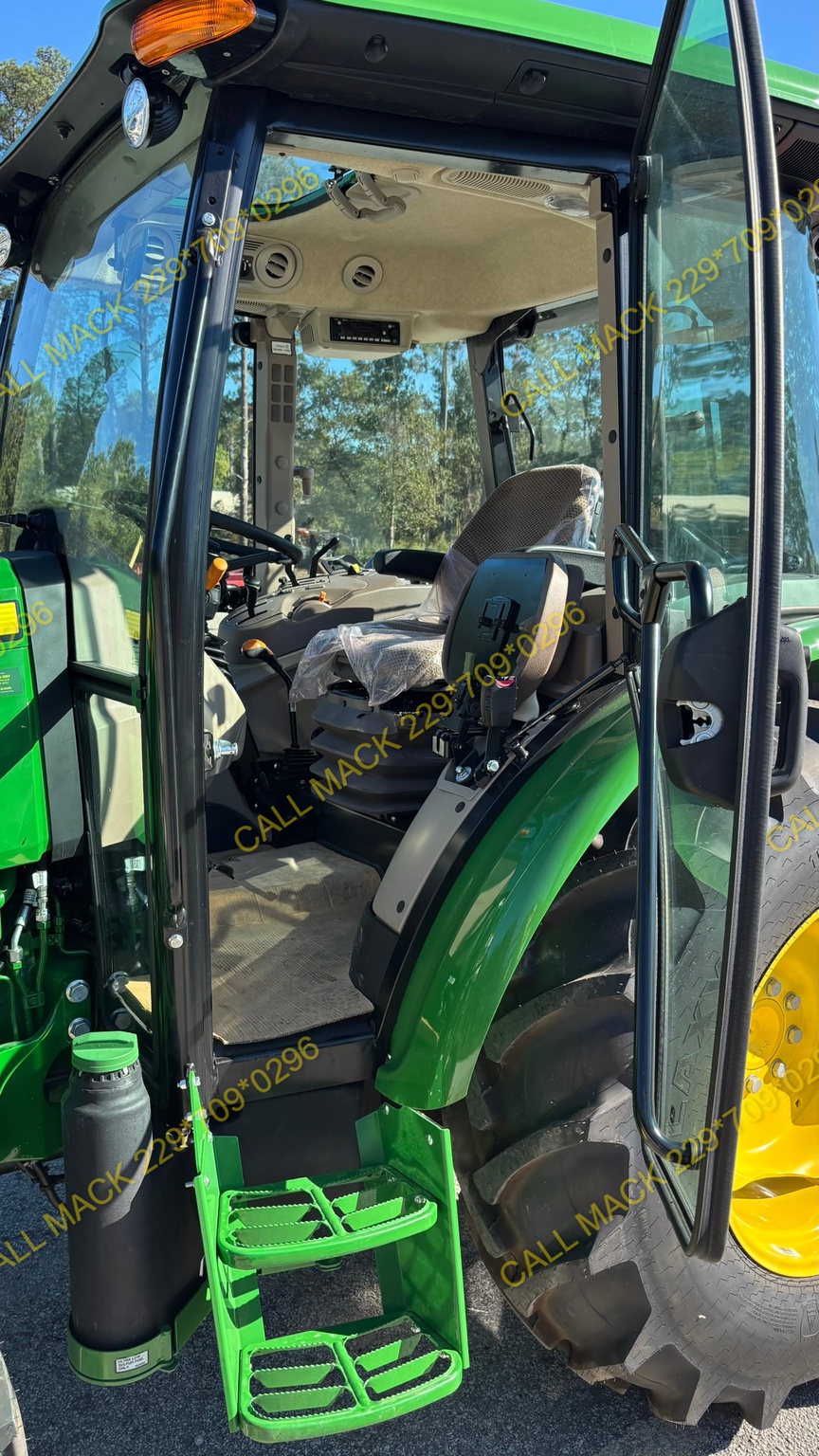 2025 John Deere 5067E Image 8