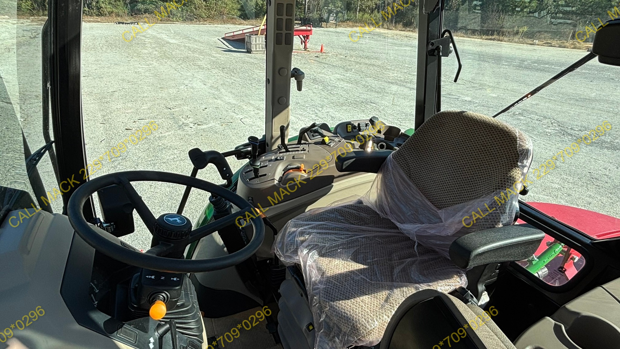 2025 John Deere 5067E Image 9