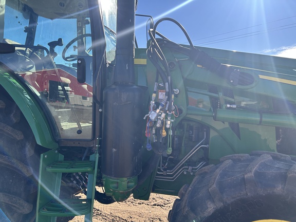 Photo of 2022 John Deere 6105E