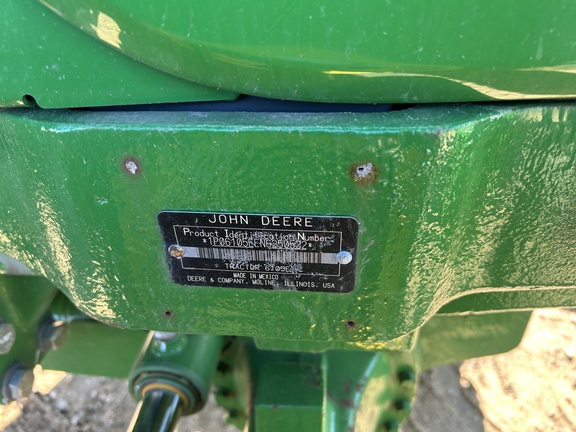 Photo of 2022 John Deere 6105E