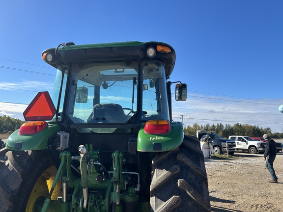 Photo of 2022 John Deere 6105E