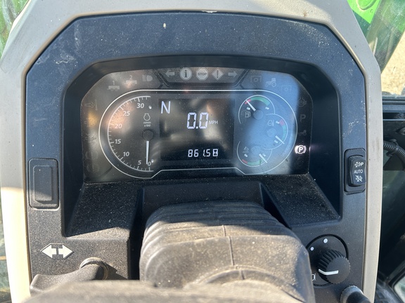 Photo of 2022 John Deere 6105E