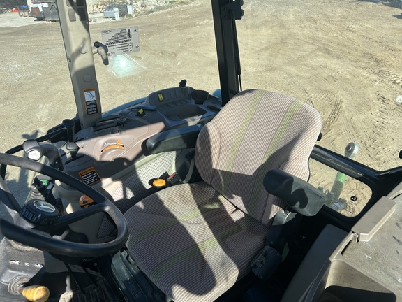 Photo of 2022 John Deere 6105E