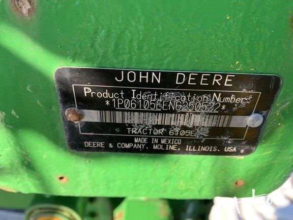 Photo of 2022 John Deere 6105E