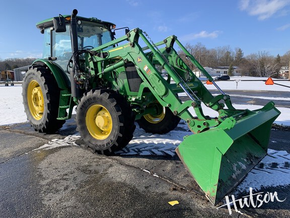 Photo of 2022 John Deere 6105E
