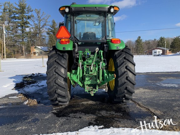 Photo of 2022 John Deere 6105E