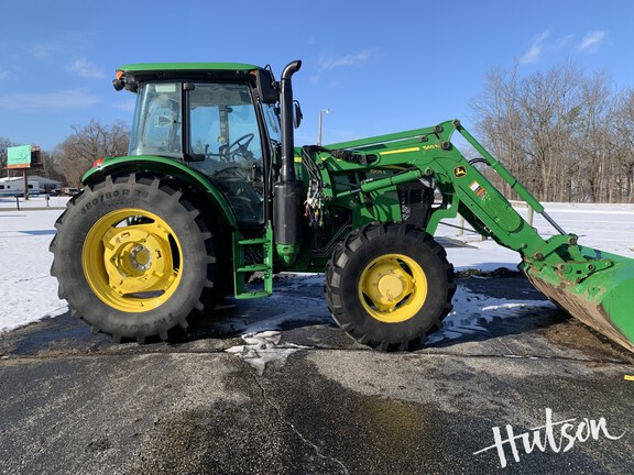 Photo of 2022 John Deere 6105E