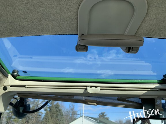 Photo of 2022 John Deere 6105E