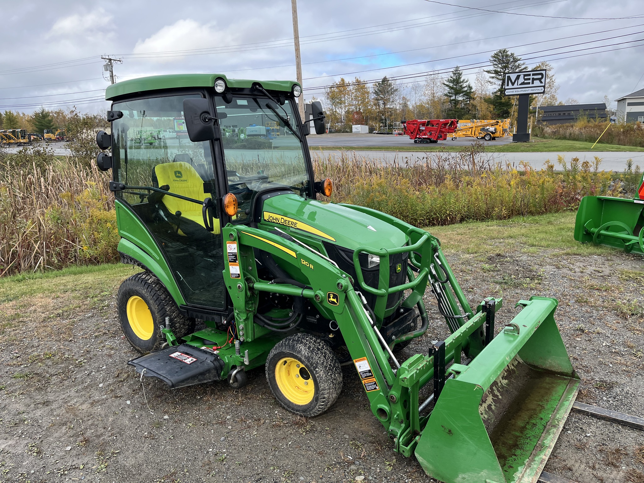 2017 John Deere 1025R Image 7