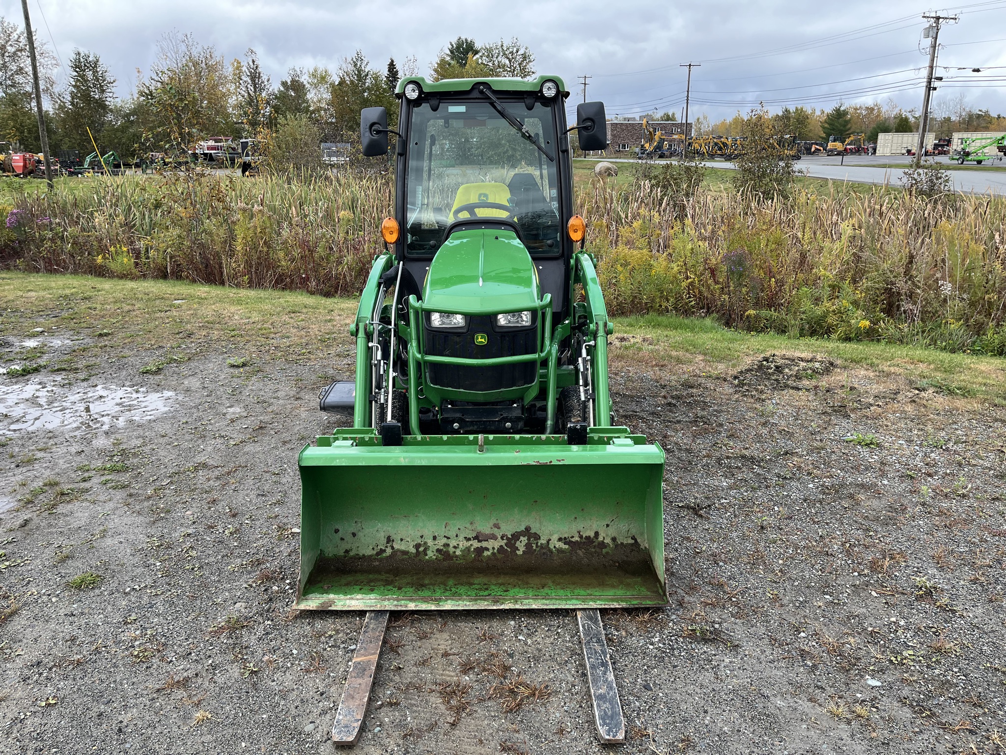 2017 John Deere 1025R Image 6