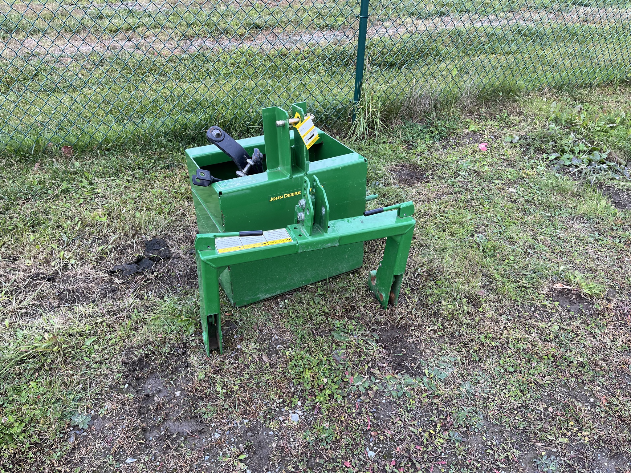 2017 John Deere 1025R Image 15