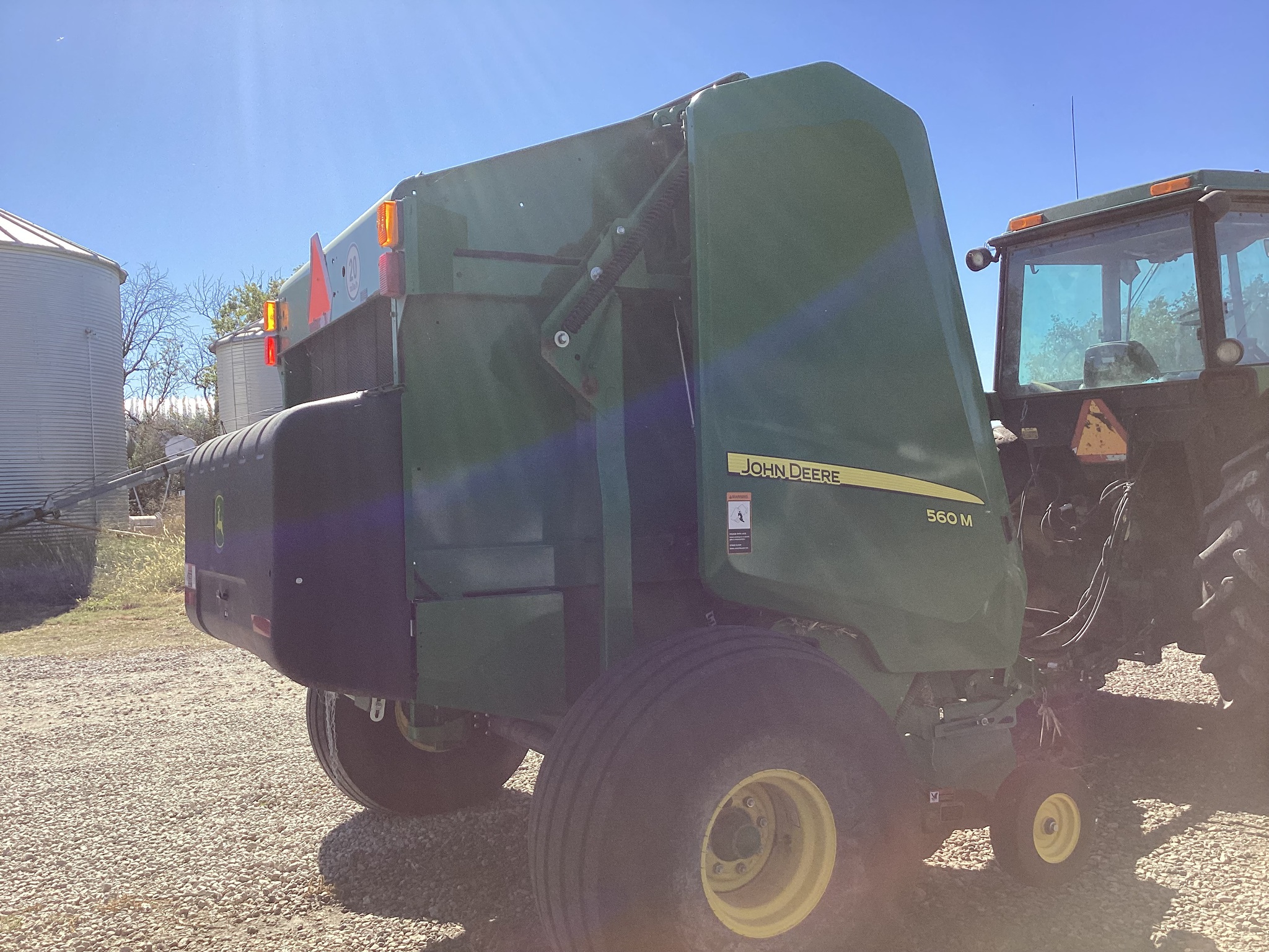 2021 John Deere 560M Image 4