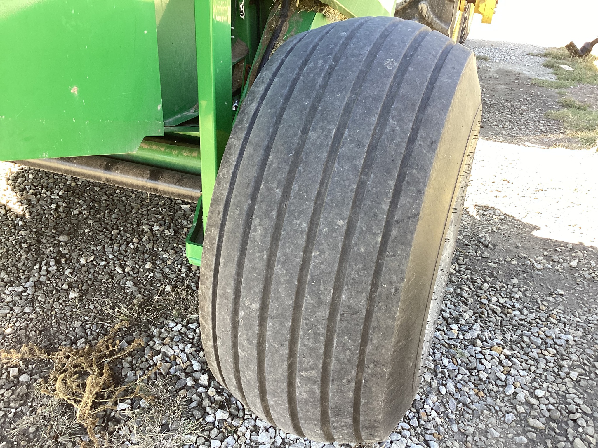 2021 John Deere 560M Image 10